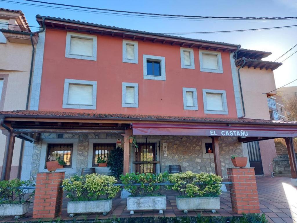 EL CASTAÑU, Pensión Cue Exterior foto